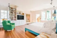 Colorful, artistic and architectural beach house in the heart of Venice Beach.