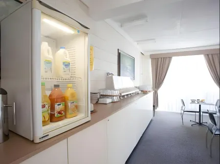 Corio Bay Motel Отели рядом с достопримечательностью «Ярраби Нейтив Гарден»