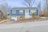 4 BR Home l Walk to Beaches & Downtown l Reserved Parking & Beach Gear included Hotels in der Nähe von Andrews Point
