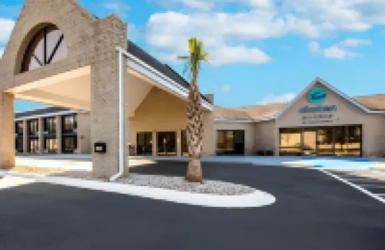 凱隆波因特酒店 - 近大學 約克縣酒店