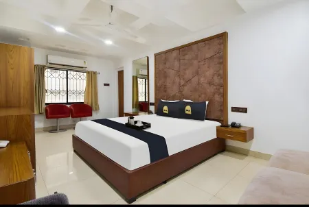 Hotel Palace Отели в г. Чандрапур