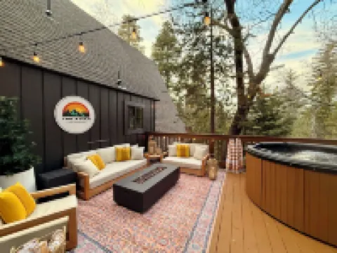 Secluded A-Frame, Fire Place, Hot Tub
