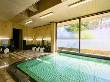 Sanroku Onsen Shinmeien Отели рядом со станцией JR Kita-Sabae station