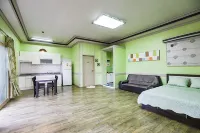 Sinan Seomanae Pension Hotels near Heuksando