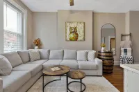 Unique Modern Farmhouse Comfort in the Heart of Richmond VA 리치몬드 호텔