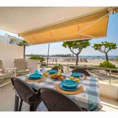 Xisca Dining/Meeting Rooms