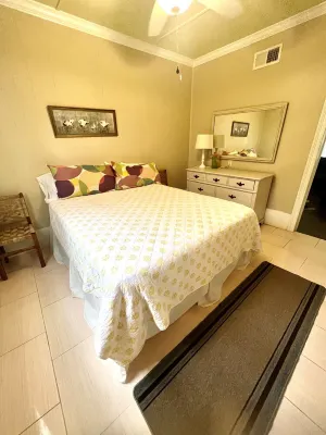 Beautiful, Relaxing, Spacious Cottage with view of Vermillion Bay!