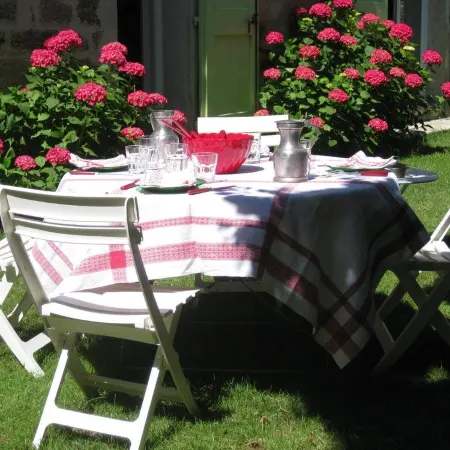 Spacious garden center of Pezenas