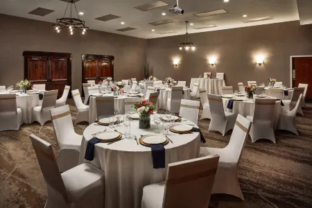 Hotel Don Fernando de Taos, Tapestry Collection by Hilton Отели рядом с достопримечательностью «Twirl»