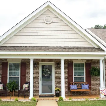Just 18 mins from The Augusta National Golf Course and just 3 mins from SRP Park
