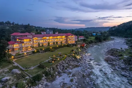 Neugal Riverfront Resort Отели в г. Кангра