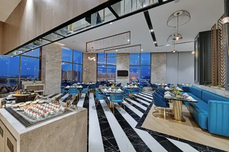 The Fern Residency, Gandhinagar Отели рядом с достопримечательностью «GH 7 & Press Circle»