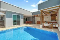3 min to the Beach Private Pool Villa