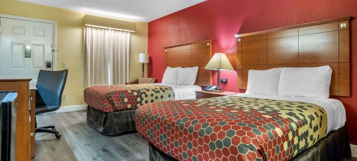 Econo Lodge Tupelo Barnes Crossing Hotels in Lee County