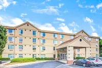 Quality Suites Atlanta Airport East - parking