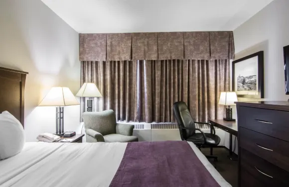 耶洛奈夫凱藝套房酒店