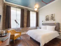 The Old No. 77 Hotel & Chandlery Hotels near Samuel Square