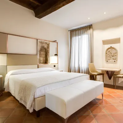 Ferrara Rooms Hotels near Ferrara Station