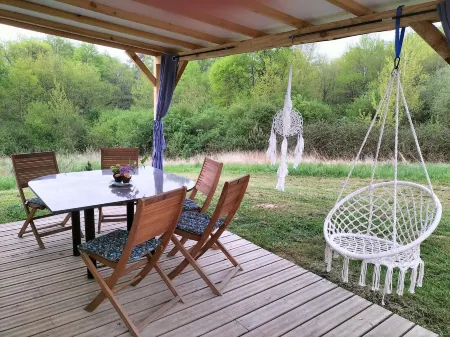 Domaine de la Velle Отели в г. Лерм