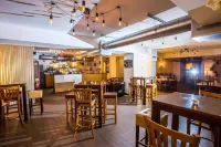 The Duke of Edinburgh Hotel & Bar - ที่มีบาร์