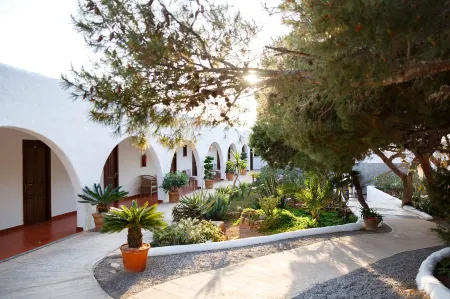 Hostal la Torre Отели в г. Ибица