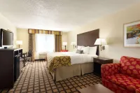 Baymont by Wyndham Salina Hotels in Salina