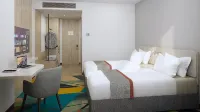 Holiday Inn Express & Suites BANJARMASIN Hotel dekat FKIP Prodi IPA ULM