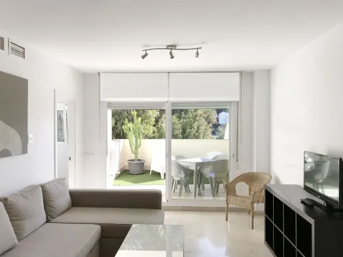 APARTAMENTOS DOÑA CARMEN - Alojamiento en Málaga capital - con vistas a la montaña