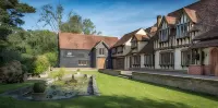 Great Hallingbury Manor & Lodges London Stansted فنادق في 