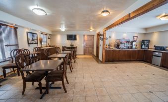 Clover Creek Inn