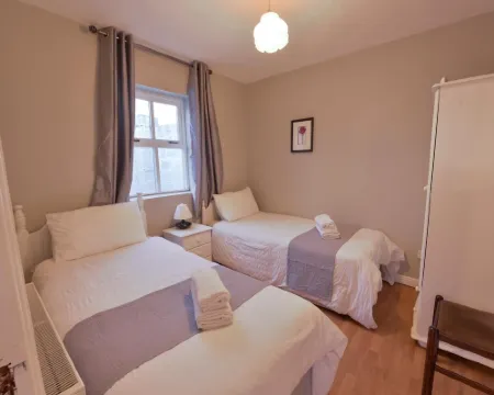 10mindrivecliffsofmoher-cozy2br-parking-wifi Hotels in Lahinch
