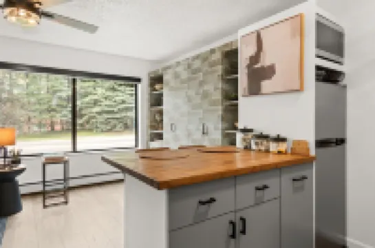 Holt - Billionaire Mountain