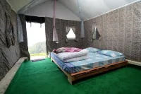 Mystery Hills Resort