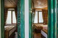 My Georgian Village Hotel a 