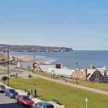 Host & Stay - the Waves Others