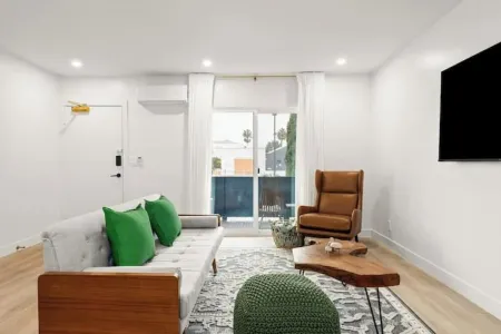 Spacious Apt w/1BR - City Center Отели рядом с достопримечательностью «Калифорнийский технологический институт»