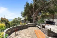 Clifftop Coastal Sanctuary with Panoramic Views