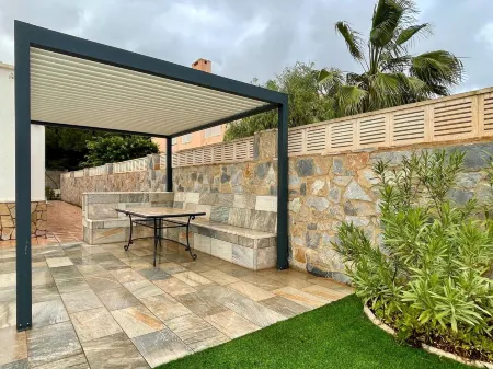 Villa in Roquetas with Garden and Private Pool