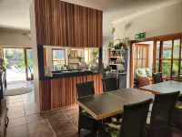 Little Scotia Hotels in Rondebosch