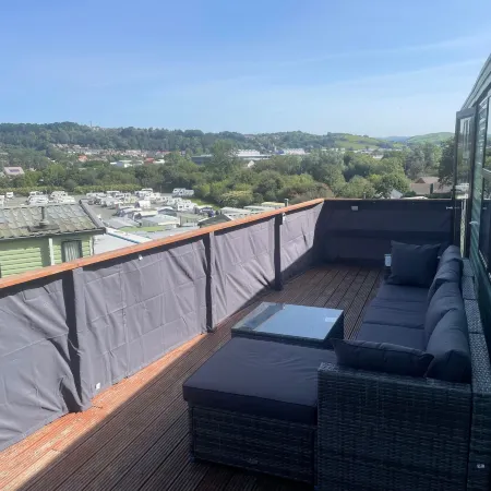 2 Bed Caravan - Sleeps 6 - Pets - Pool - Parking