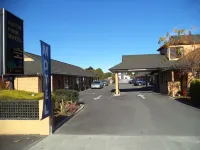 South Park Motel - Parking