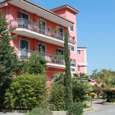 Hotel Tiro a Volo Отели рядом с достопримечательностью «Бассейн «Скандоне»»