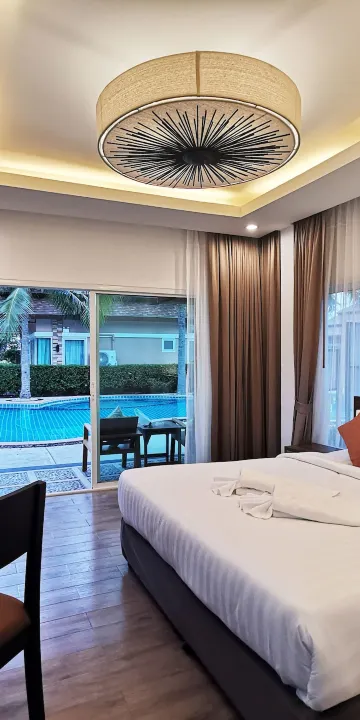 วิลลาดีลักซ์พร้อมวิวสระว่ายน้ำ