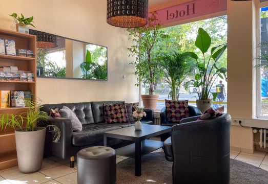 호텔 로비 및 휴식 공간