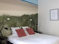 魅力別墅，帶室內游泳池，靠近海灘和市中心 - Wi-Fi