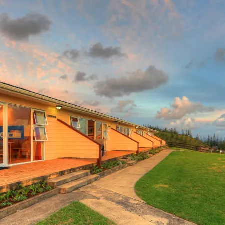 Islander Lodge Apartments