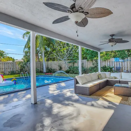 Boca Beauty - Stylish Home with Pool 3 Bedroom Home by RedAwning