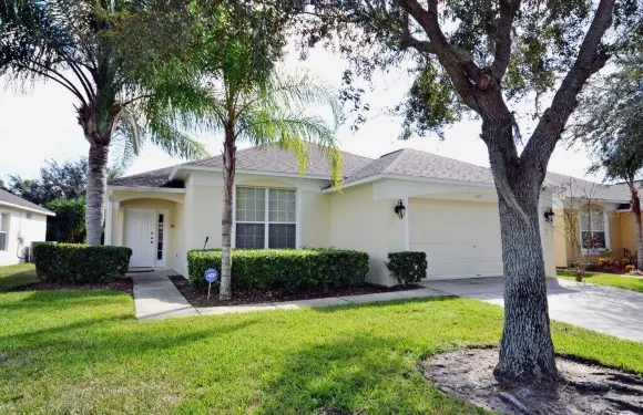 棕櫚別墅四卧室住宅 by RedAwning