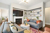 Elegant 7Br 2.5Bath Victorian Gem Sleeps 16+ Hotels in Springfield