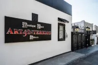 Art & Interiors
